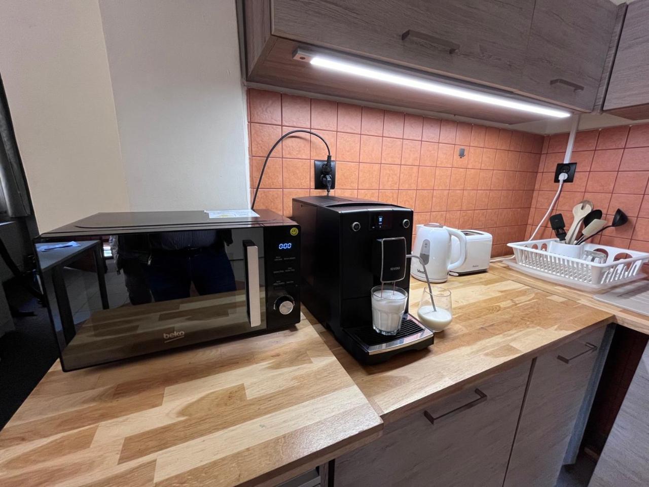 Girls Hostel Красков Екстериор снимка